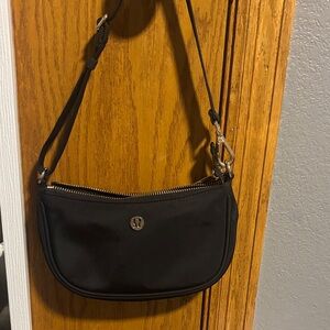Black Lulu city essentials mini shoulder bag 1L